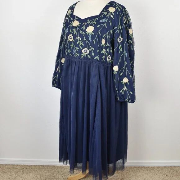 JessaKae Leah Dress Floral Embroidered - 4x - Picture 4 of 9